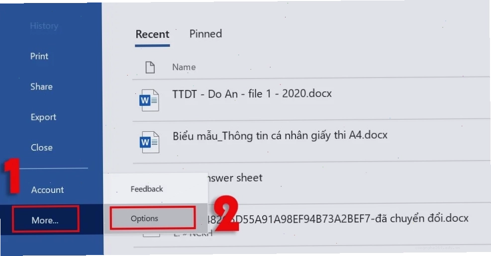 Chọn More > Options để truy cập cài đặt Word