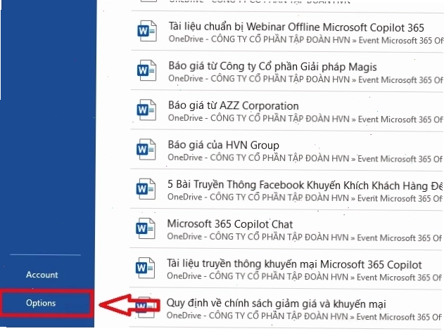 Chọn Options (Tùy chọn) để sửa lỗi Word bị cách chữ