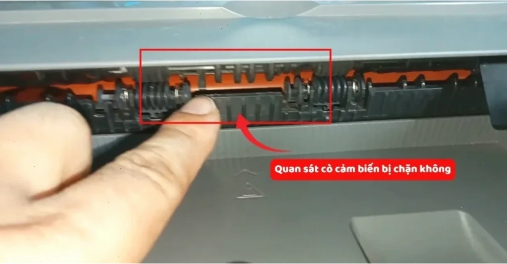Cò cảm biến bị chặn trong máy in