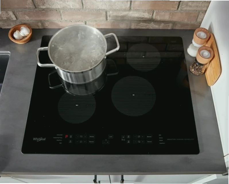 Đáy nồi có nhiệt độ quá cao và vượt quá giới hạn của bếp từ