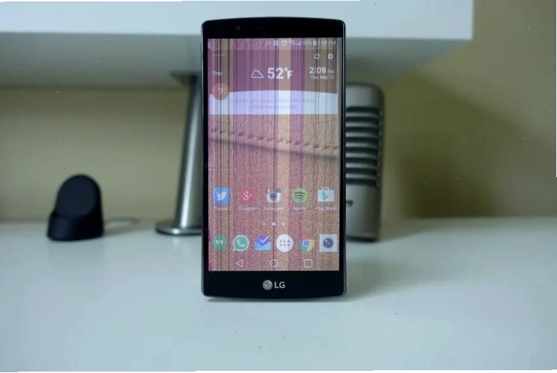 Điện thoại LG bị sọc màn hình, nguyên nhân và cách khắc phục