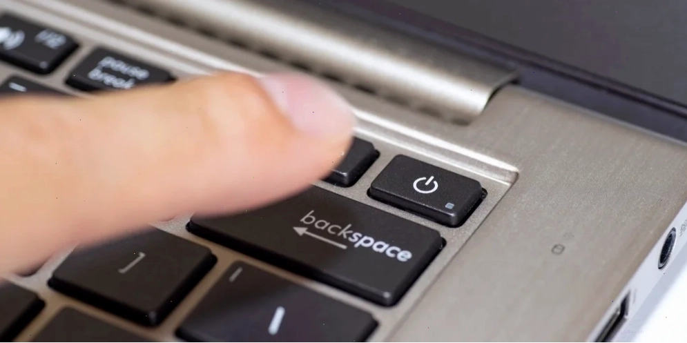 Hướng dẫn khắc phục bàn phím laptop tự nhảy chữ