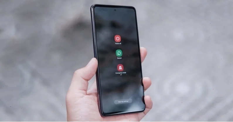 Khởi động lại điện thoại Android để khắc phục lỗi mic
