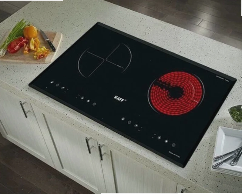Không có dụng cụ nấu ăn trên mặt bếp