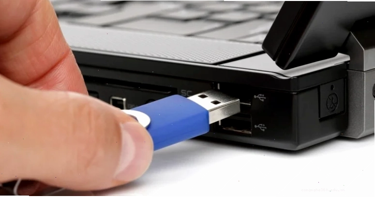 Kiểm tra chân cắm USB và cổng kết nối máy tính