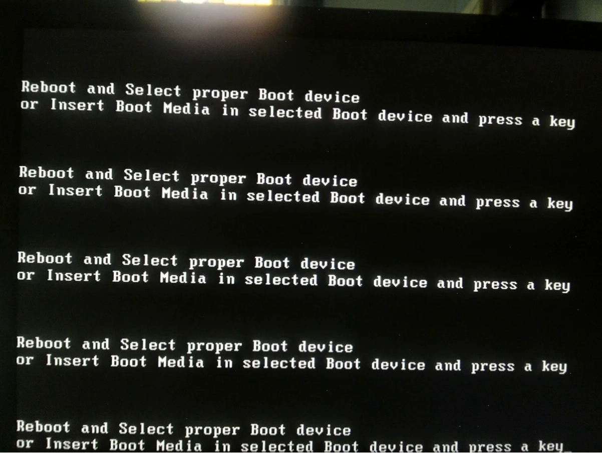 Lỗi reboot and select proper boot device or insert boot media in selected boot device and press a key