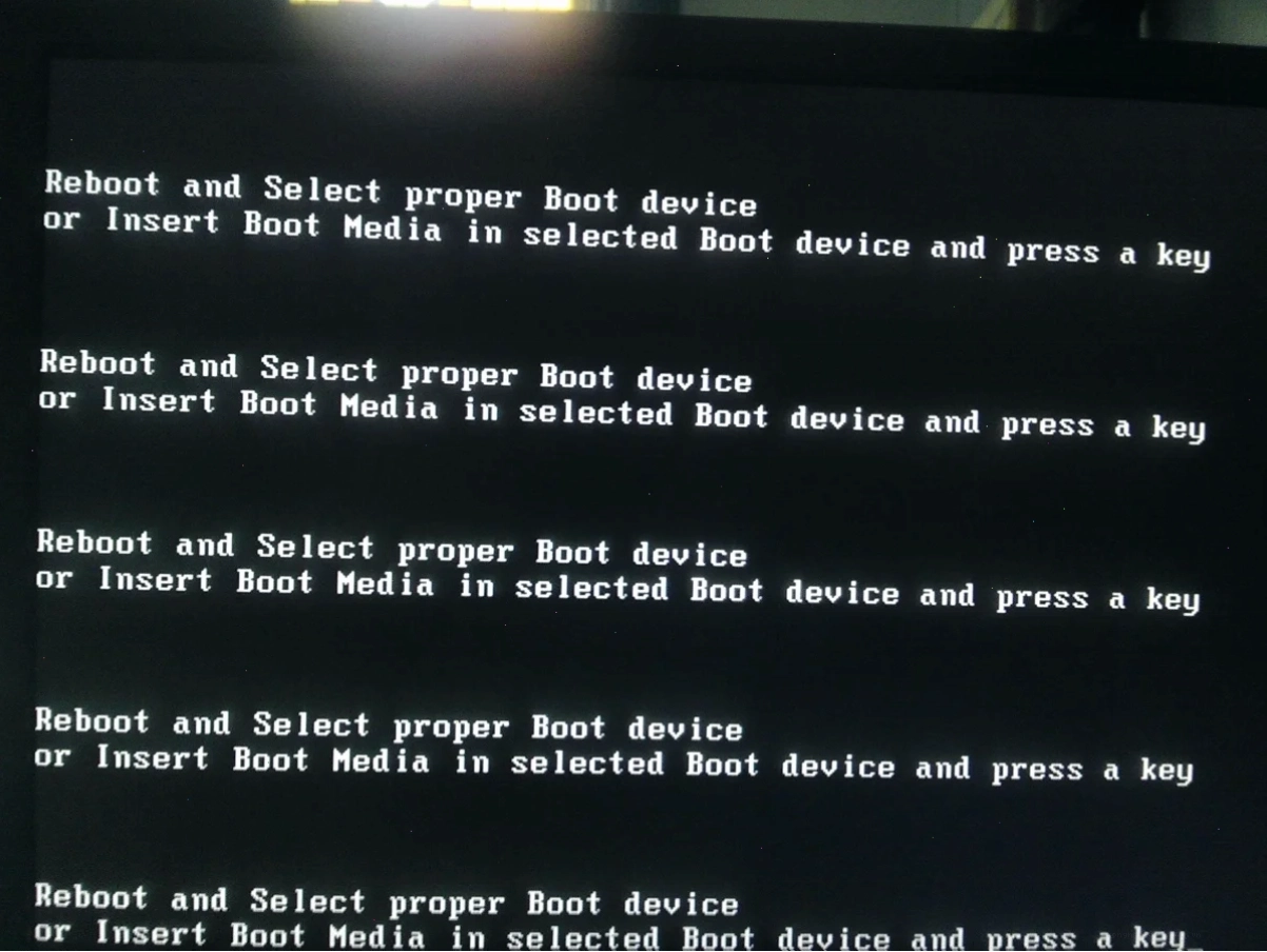 Lỗi reboot and select proper boot device or insert boot media in selected boot device and press a key