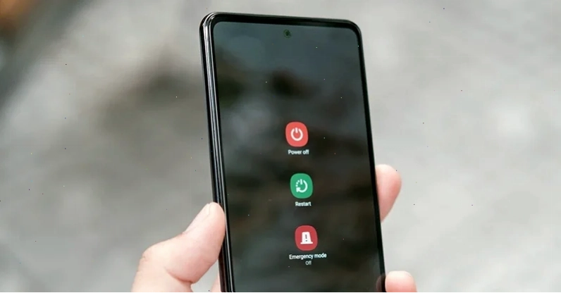 Người dùng có thể khởi động lại điện thoại khi gặp lỗi tự tắt nguồn