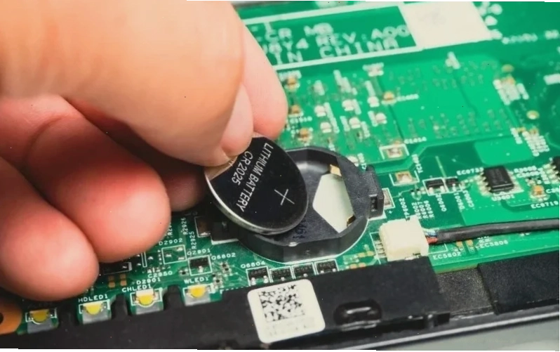 Tháo pin CMOS laptop