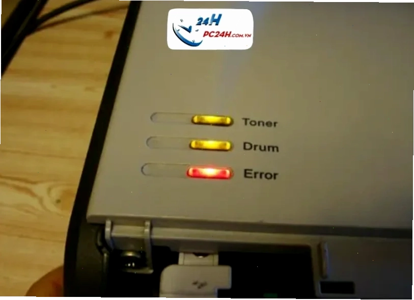 Thay hộp mực mới cho máy in Brother