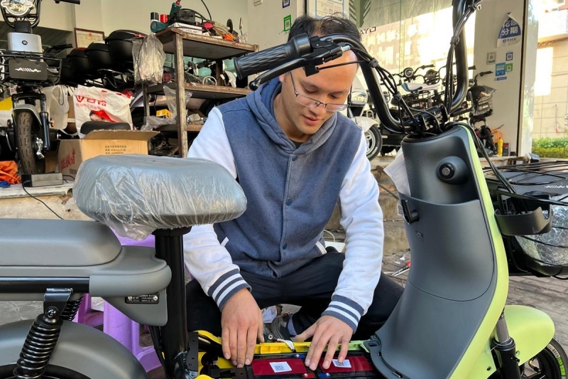 Bật mí cách tăng tuổi thọ bình ắc quy xe điện hiệu quả