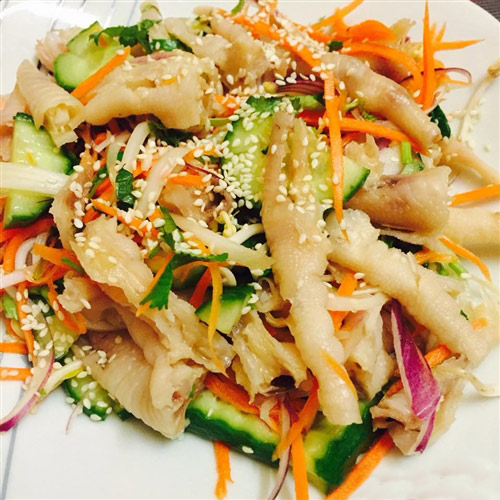 Cách làm chân gà bóp gỏi ngon và đơn giản