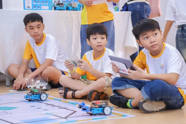 Khóa học trải nghiệm Robotics cùng LEGO Education SPIKE
