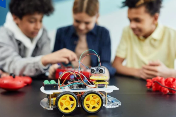 Lập Trình Robot Theo Vạch – Nền Tảng Tư Duy Công Nghệ