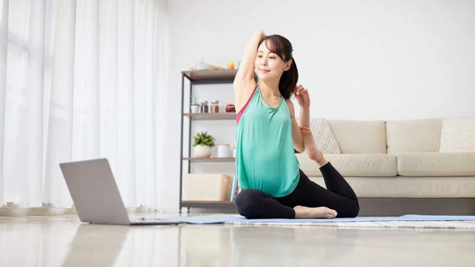 Tập luyện thể chất hỗ trợ giảm stress tại nhà không cần thiết bị