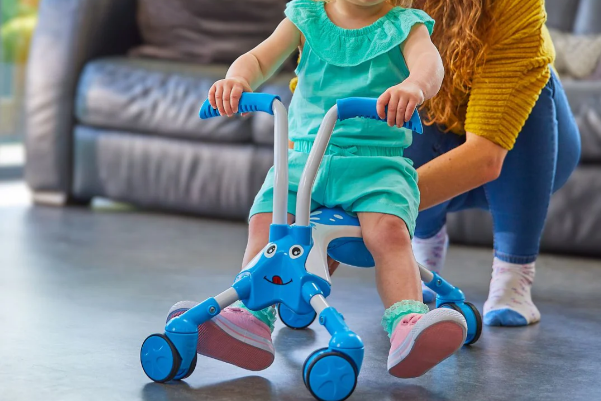 Xe chòi chân bọ xanh Cramble Bug – Mẫu xe an toàn cho bé