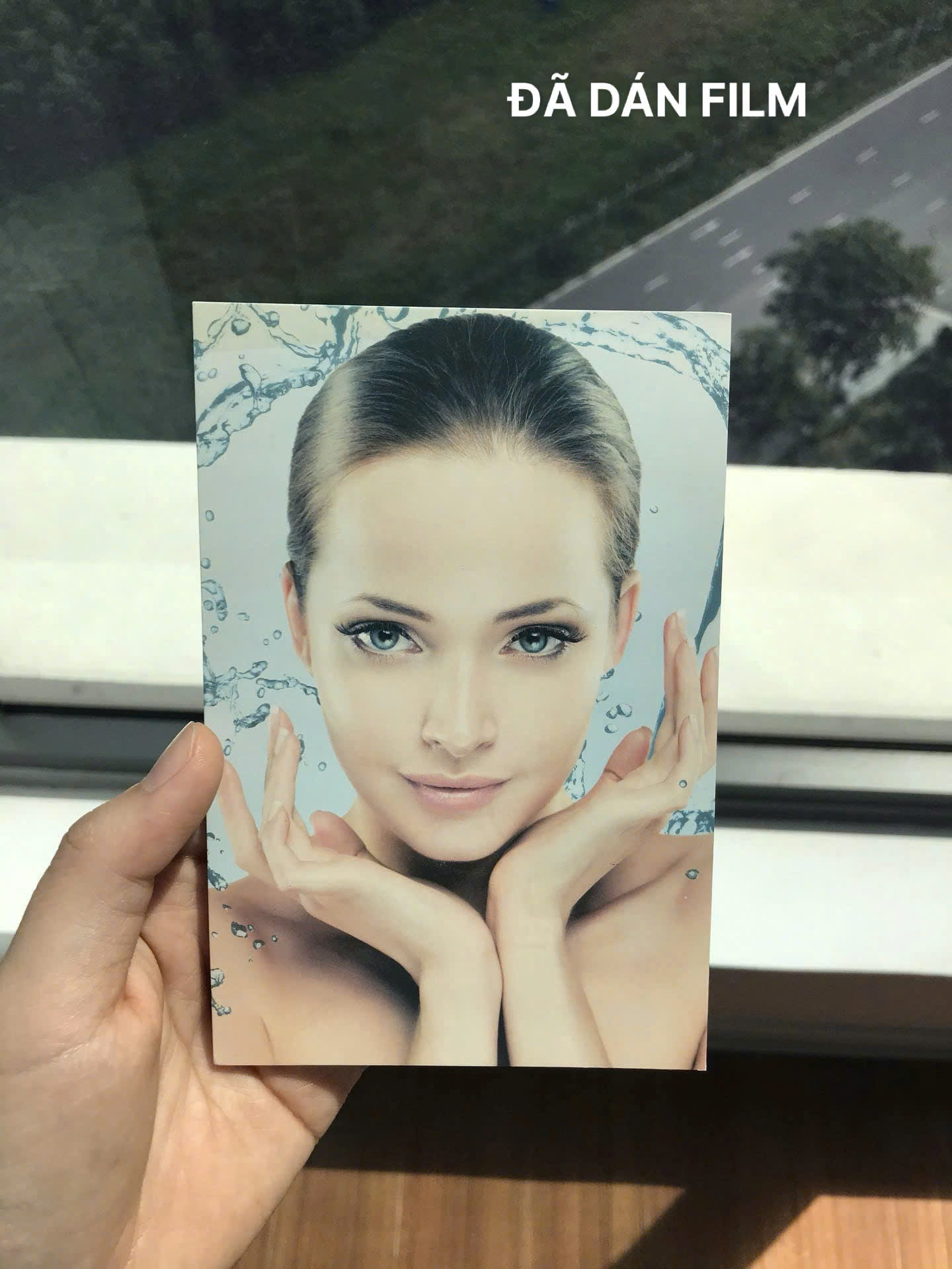 Test UV sau khi dán phim cách nhiệt showroom